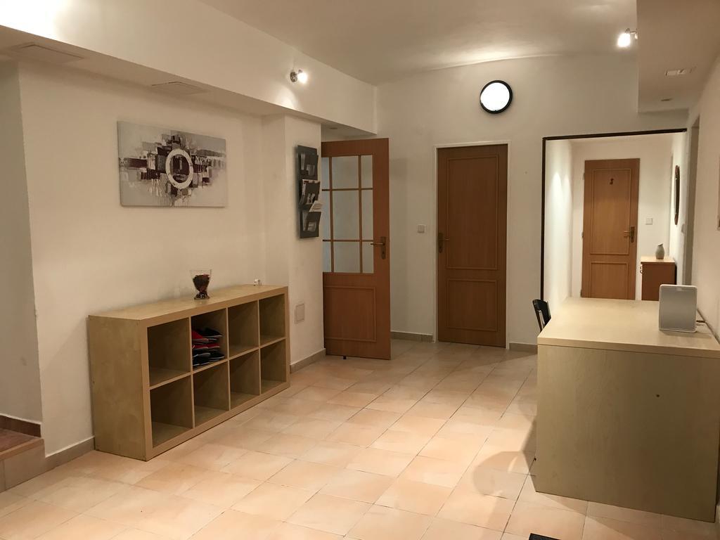 Big Homebase With Billardtable Praag