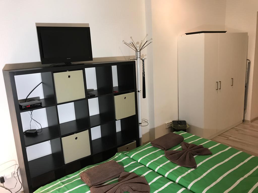 Big Homebase With Billardtable Appartement Praag
